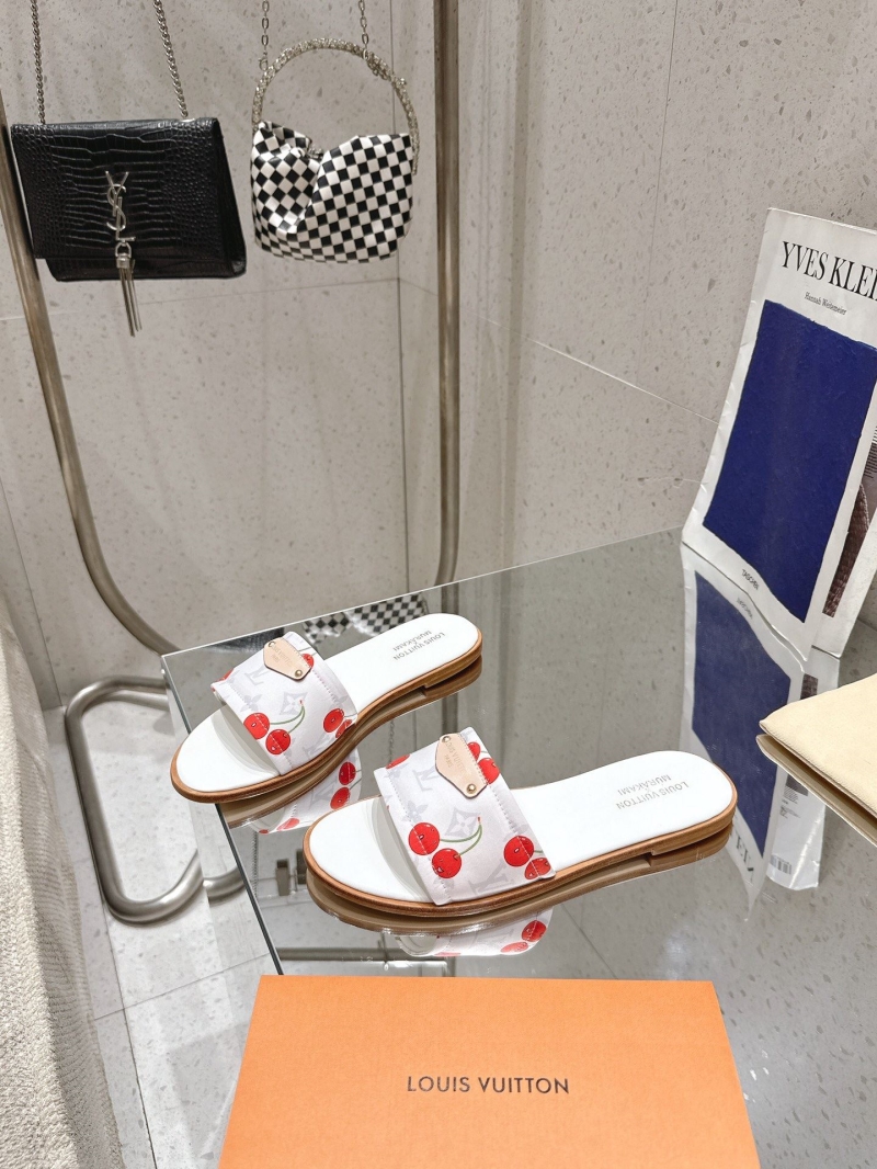 l0vis Vvtt0n slippers